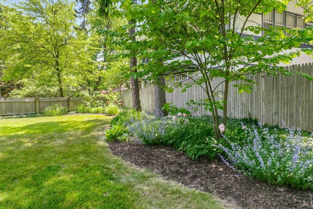 1532 Henderson Drive, Kalamazoo City, MI 49006