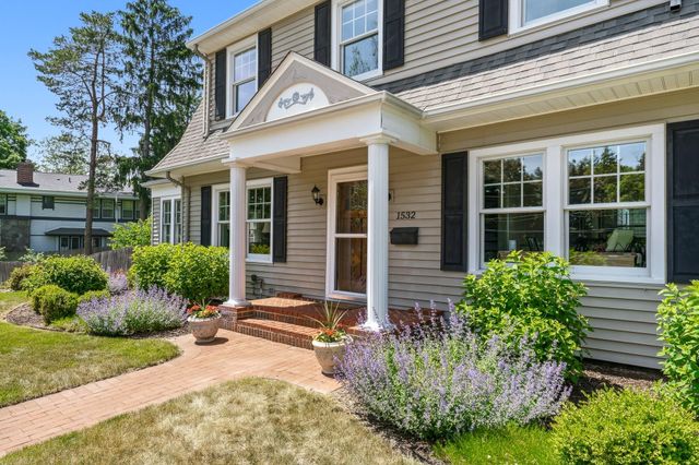 1532 Henderson Drive, Kalamazoo City, MI 49006