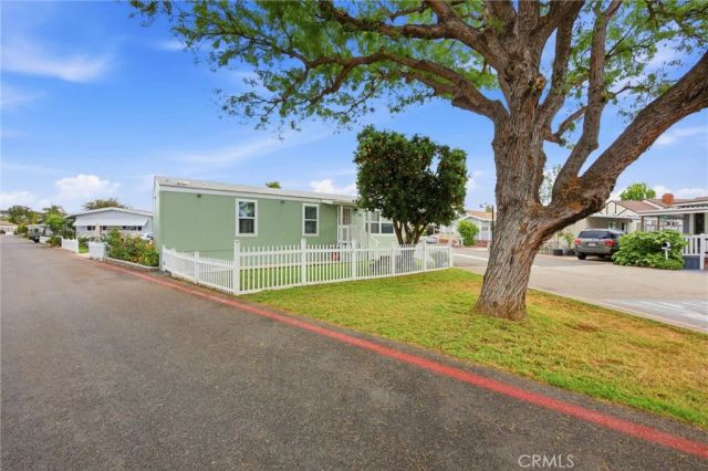105 E Balboa 148, Tustin, CA 92780
