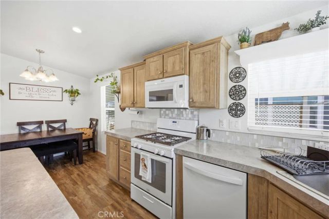 105 E Balboa 148, Tustin, CA 92780