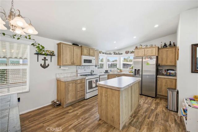 105 E Balboa 148, Tustin, CA 92780