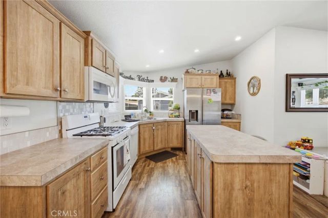 105 E Balboa 148, Tustin, CA 92780