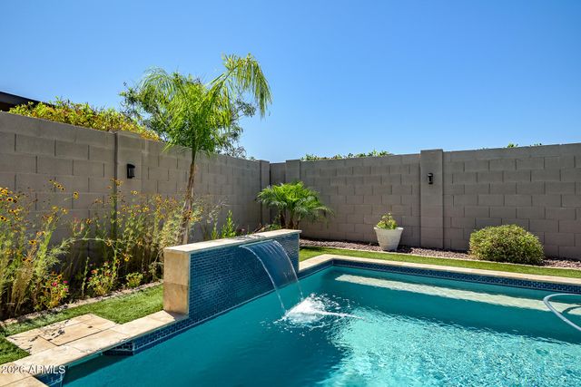 10089 W Jasmine Trail, Peoria, AZ 85383