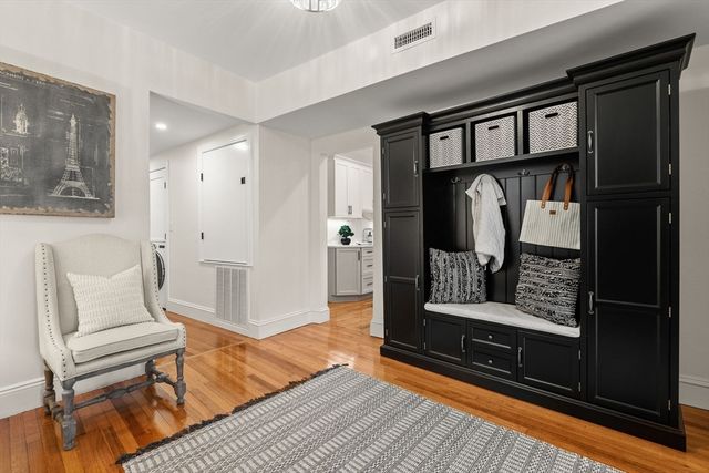 37 Englewood Ave 3, Brookline, MA 02445