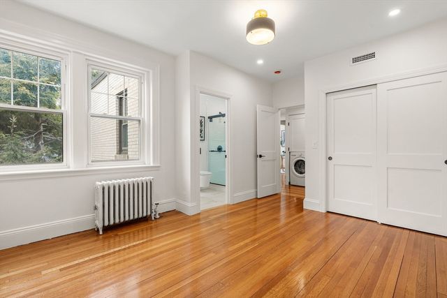 37 Englewood Ave 3, Brookline, MA 02445