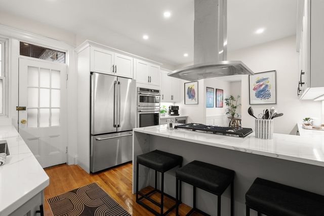 37 Englewood Ave 3, Brookline, MA 02445