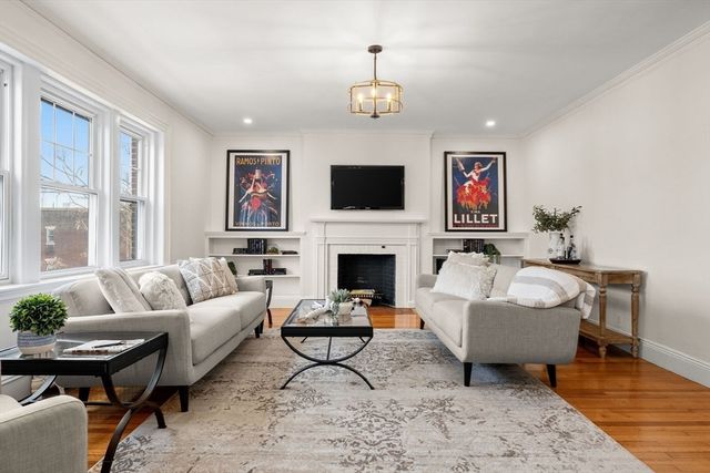 37 Englewood Ave 3, Brookline, MA 02445