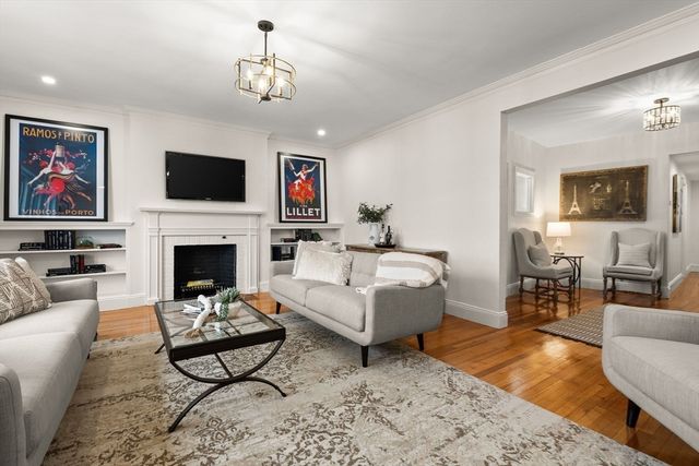 37 Englewood Ave 3, Brookline, MA 02445