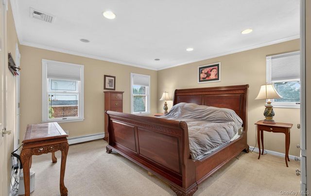 6 Wren Drive, Woodbury, NY 11797