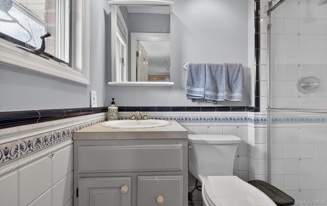 6 Wren Drive, Woodbury, NY 11797