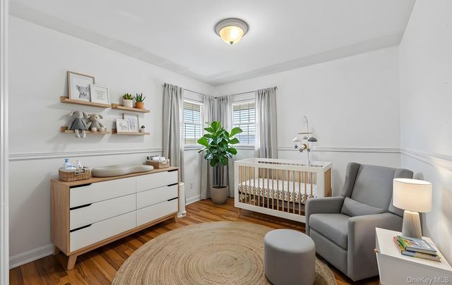 6 Wren Drive, Woodbury, NY 11797