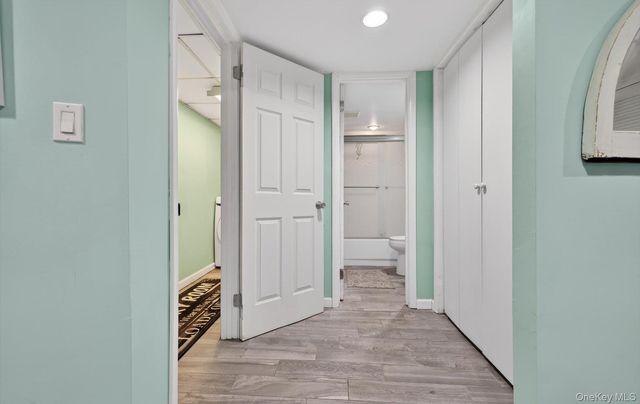 6 Wren Drive, Woodbury, NY 11797