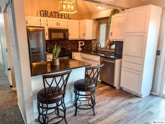 2329 Hogantown Drive, Bellevue, NE 68123