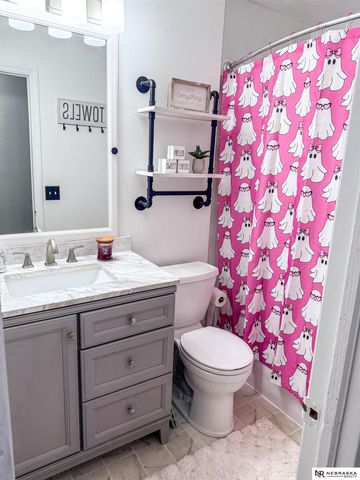 2329 Hogantown Drive, Bellevue, NE 68123