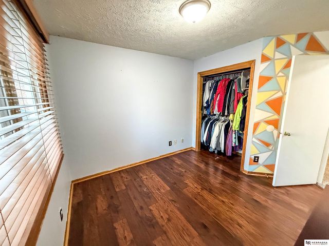 2329 Hogantown Drive, Bellevue, NE 68123