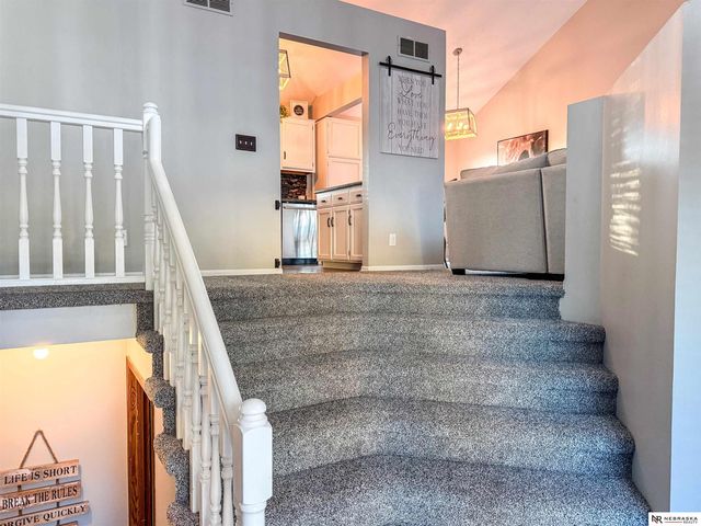 2329 Hogantown Drive, Bellevue, NE 68123