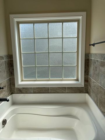 1046 Christian James Ct, Clarksville, TN 37043