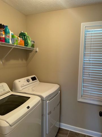 1046 Christian James Ct, Clarksville, TN 37043