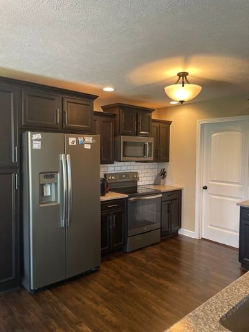 1046 Christian James Ct, Clarksville, TN 37043