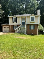 5628 Fairington Way, Lithonia, GA 30038