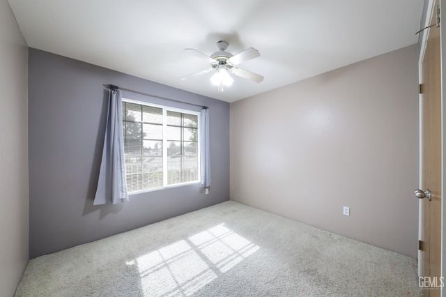 5618 Sicily Court, Bakersfield, CA 93308