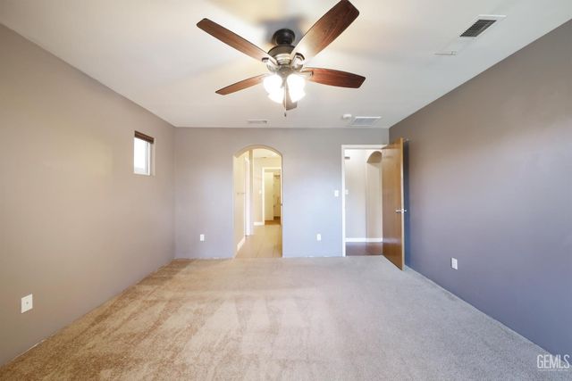 5618 Sicily Court, Bakersfield, CA 93308