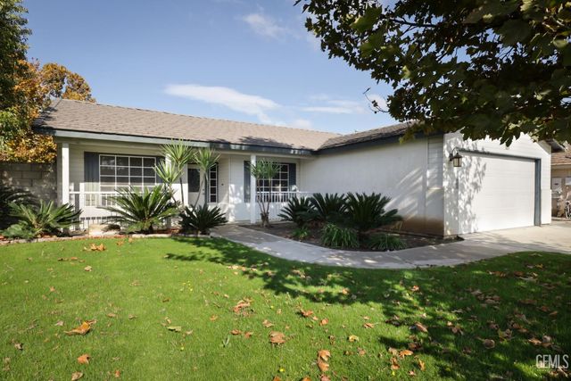 5618 Sicily Court, Bakersfield, CA 93308