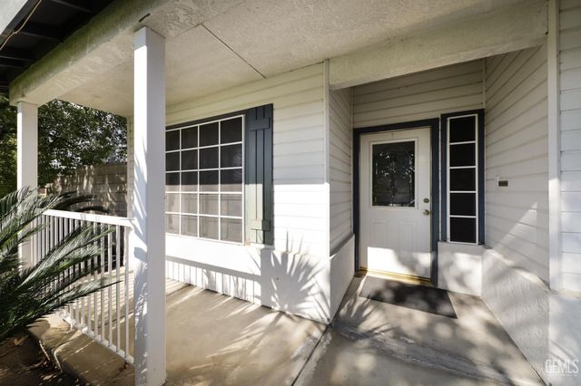 5618 Sicily Court, Bakersfield, CA 93308