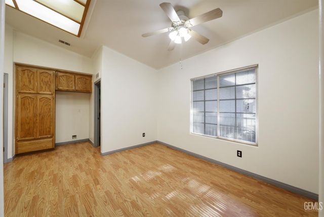 5618 Sicily Court, Bakersfield, CA 93308