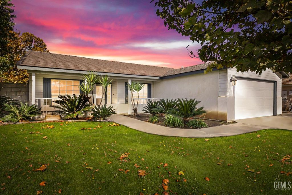 5618 Sicily Court, Bakersfield, CA 93308