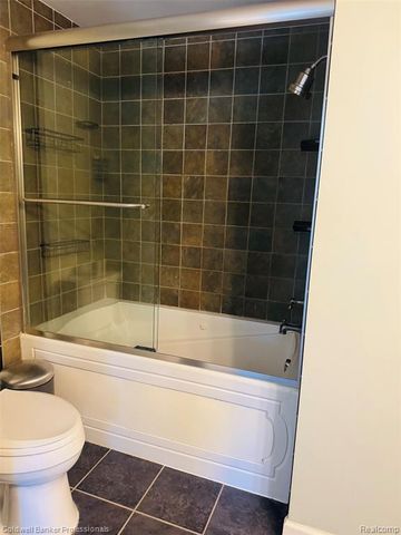 1805 Brentwood Drive 329, Troy, MI 48098