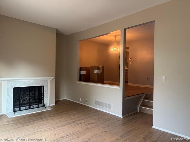 1805 Brentwood Drive 329, Troy, MI 48098