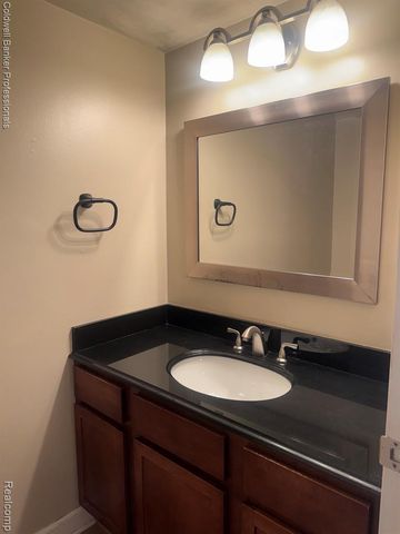 1805 Brentwood Drive 329, Troy, MI 48098