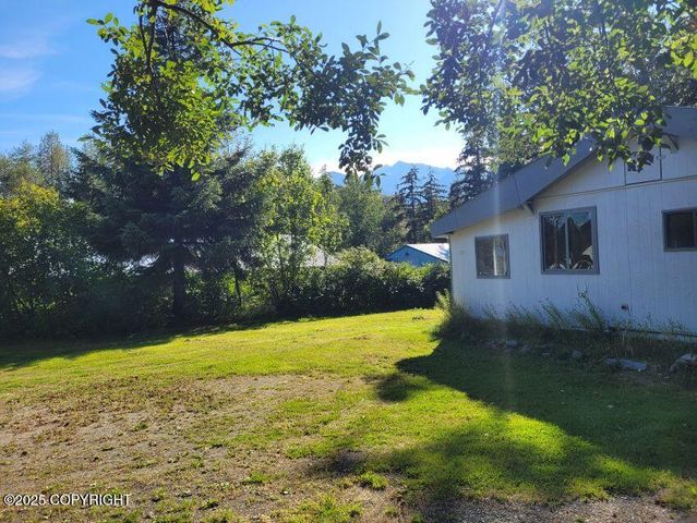 223 Allen Road, Haines, AK 99827