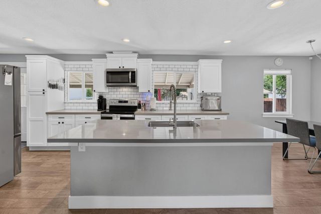 8932 Elm Ave, Orangevale, CA 95662