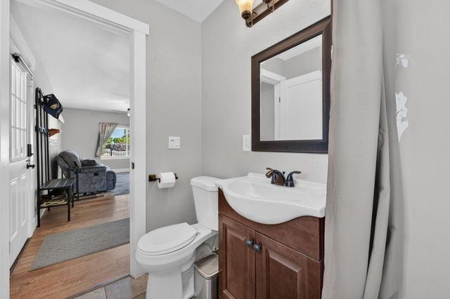 8932 Elm Ave, Orangevale, CA 95662