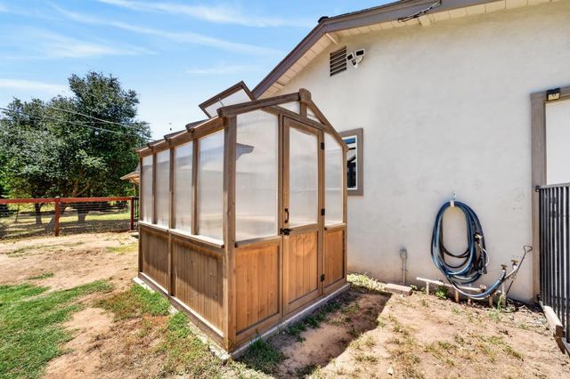 8932 Elm Ave, Orangevale, CA 95662