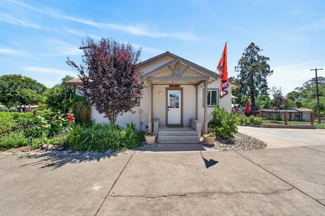 8932 Elm Ave, Orangevale, CA 95662