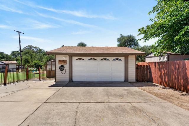 8932 Elm Ave, Orangevale, CA 95662