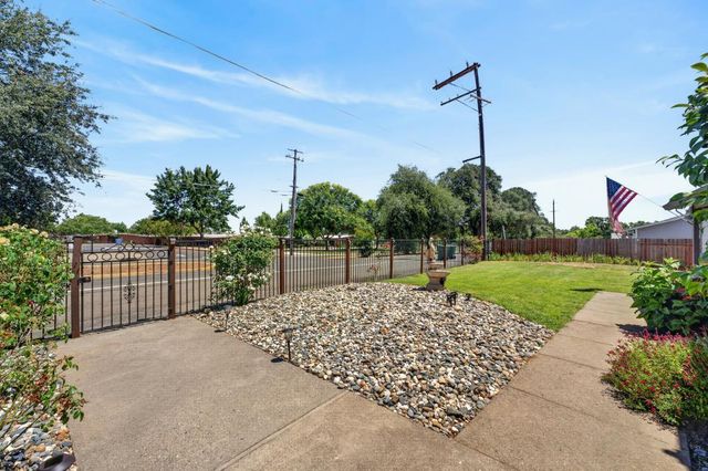 8932 Elm Ave, Orangevale, CA 95662