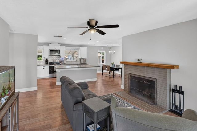 8932 Elm Ave, Orangevale, CA 95662