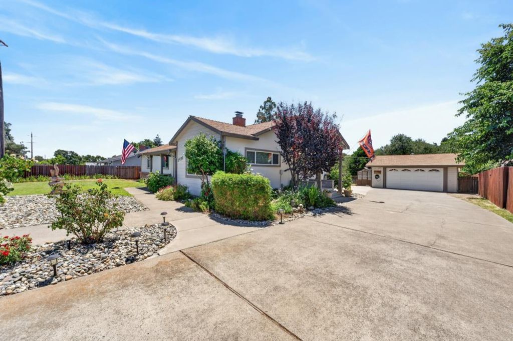 8932 Elm Ave, Orangevale, CA 95662