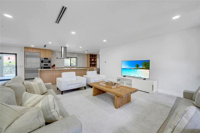 13407 SW 59th Ave, Pinecrest, FL 33156