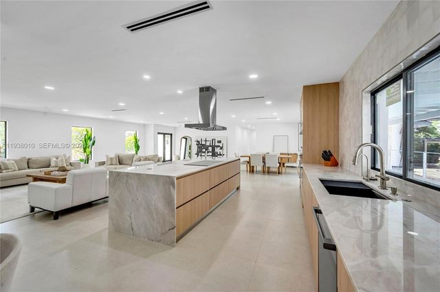 13407 SW 59th Ave, Pinecrest, FL 33156