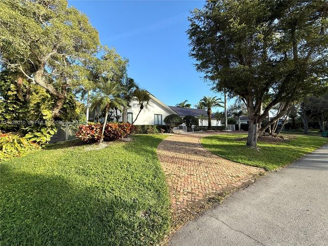 13407 SW 59th Ave, Pinecrest, FL 33156