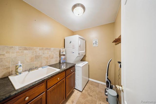 56764 Jewell Road, Shelby Twp, MI 48315