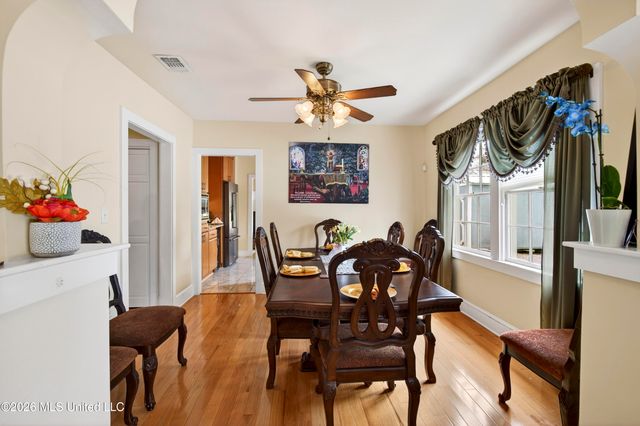 216 Sycamore Street, Bay Saint Louis, MS 39520