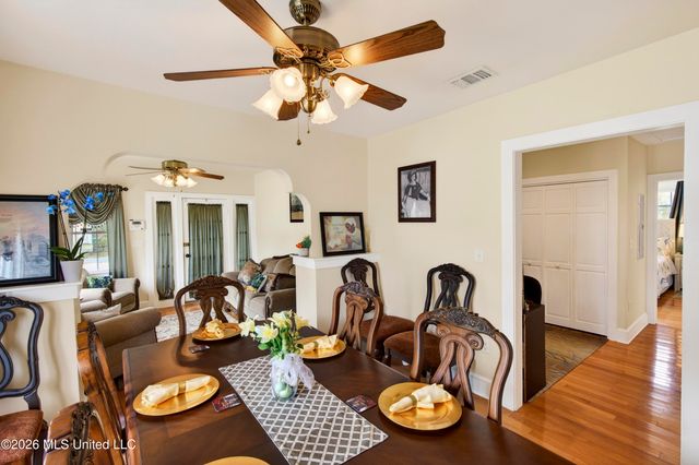 216 Sycamore Street, Bay Saint Louis, MS 39520