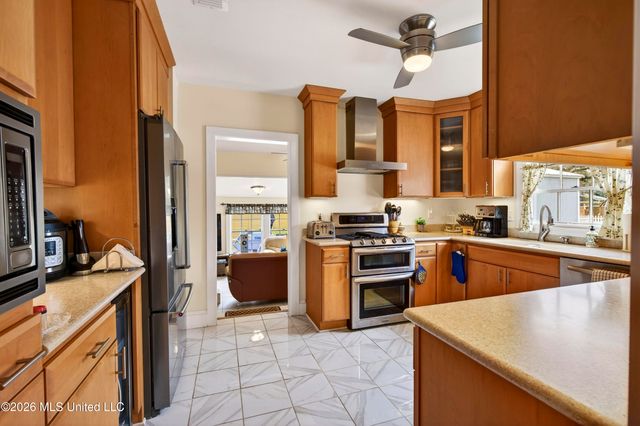 216 Sycamore Street, Bay Saint Louis, MS 39520