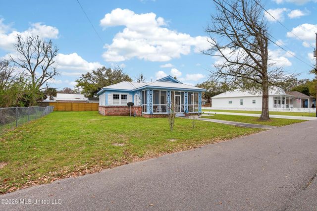 216 Sycamore Street, Bay Saint Louis, MS 39520